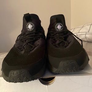 Nike air huarache all black good condition original box not included